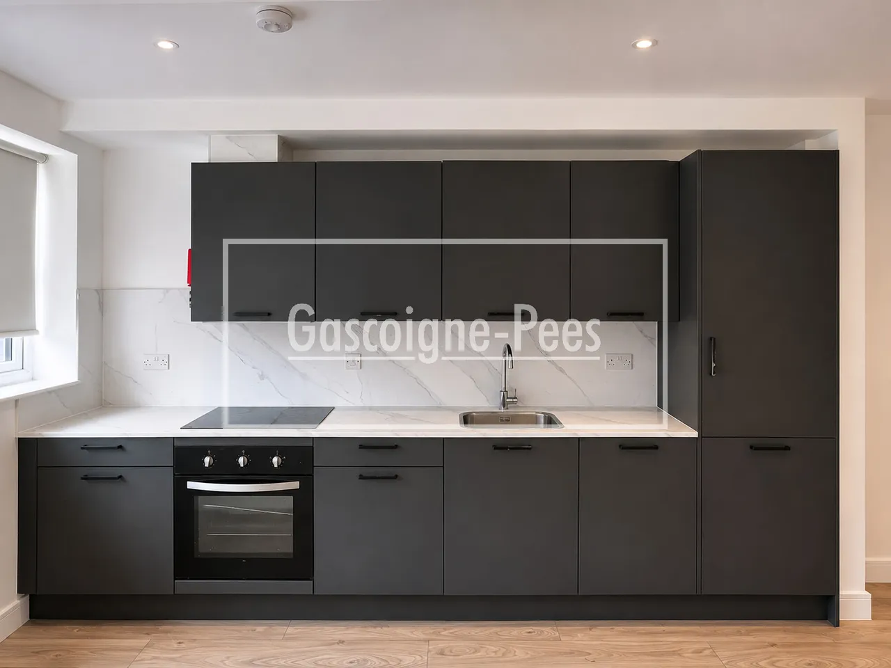 flat to rent, High Street, Dorking, RH4