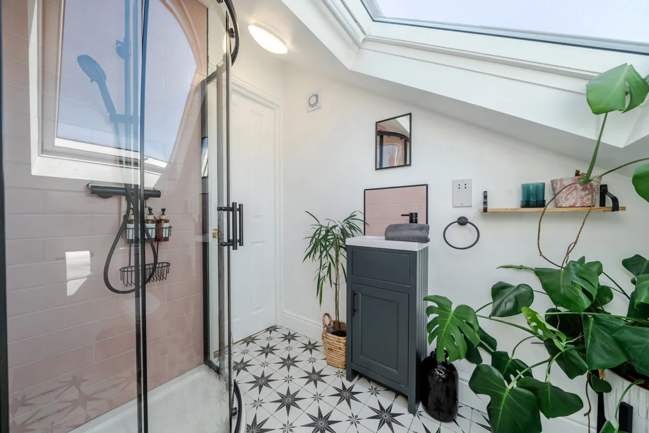 Elmfield Avenue, Mitcham, Surrey, CR4, photo 8