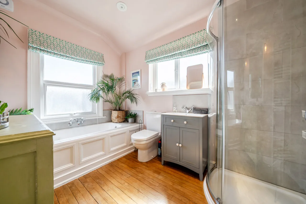 Elmfield Avenue, Mitcham, Surrey, CR4, photo 5