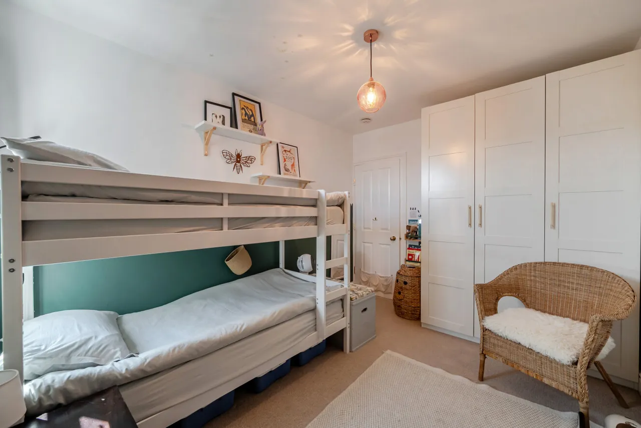 Elmfield Avenue, Mitcham, Surrey, CR4, photo 9