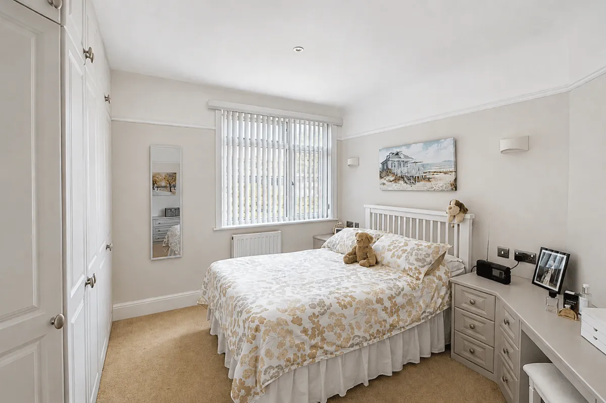 Chatsworth Avenue, Portsmouth, PO6 2UP, photo 5