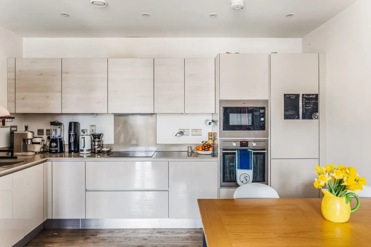 Guide £450,000 - £475,000 Luff Court, Bow, E3, photo 6