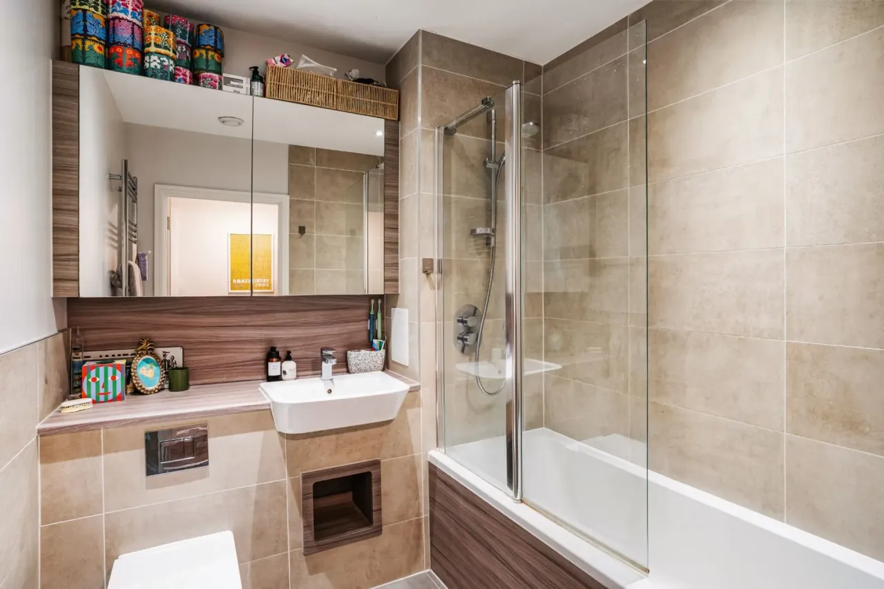 Guide £450,000 - £475,000 Luff Court, Bow, E3, photo 9