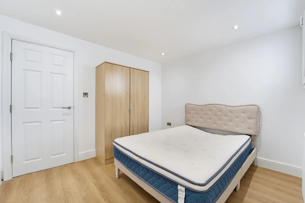 Church Street, Walton-on-Thames, KT12, photo 8