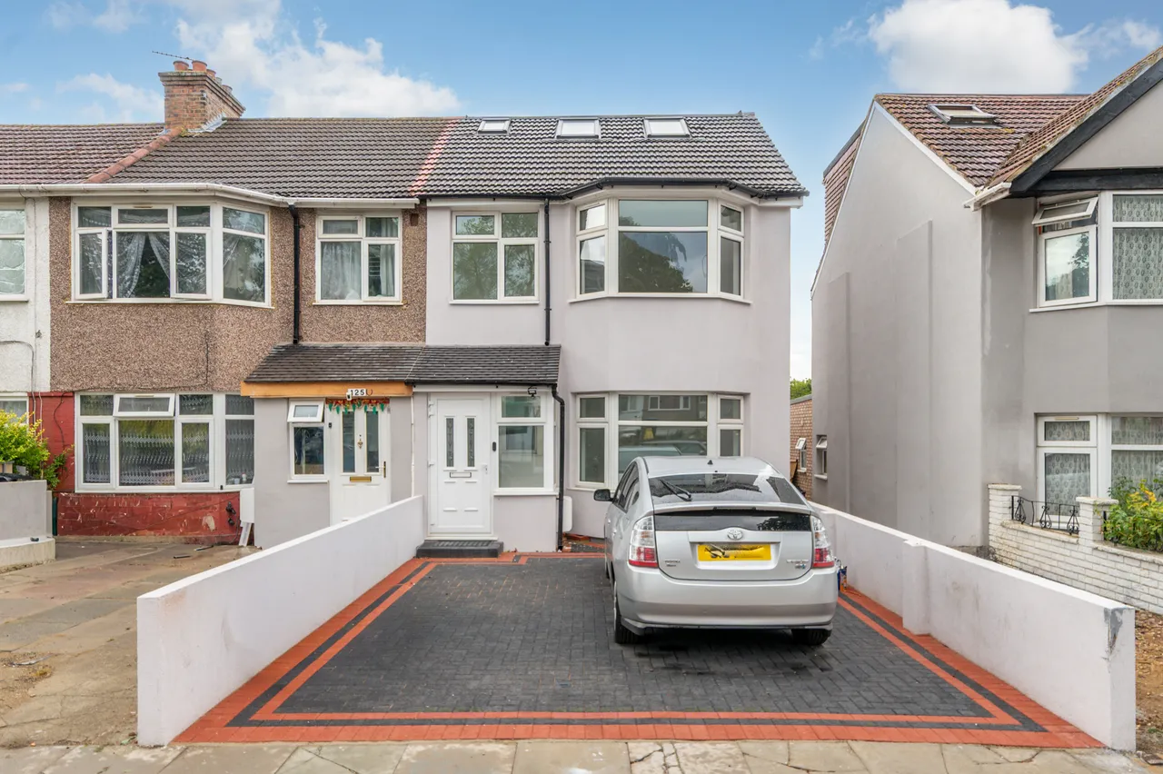 127 Bridgewater Road, Wembley, photo 3