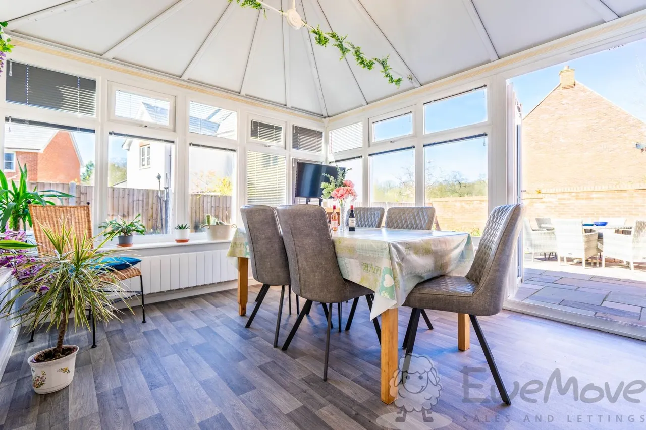Wisteria Drive, Wymondham, NR18, photo 7
