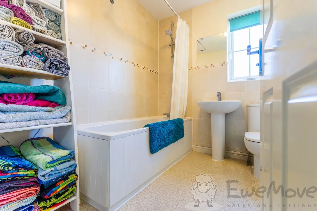 Wisteria Drive, Wymondham, NR18, photo 14