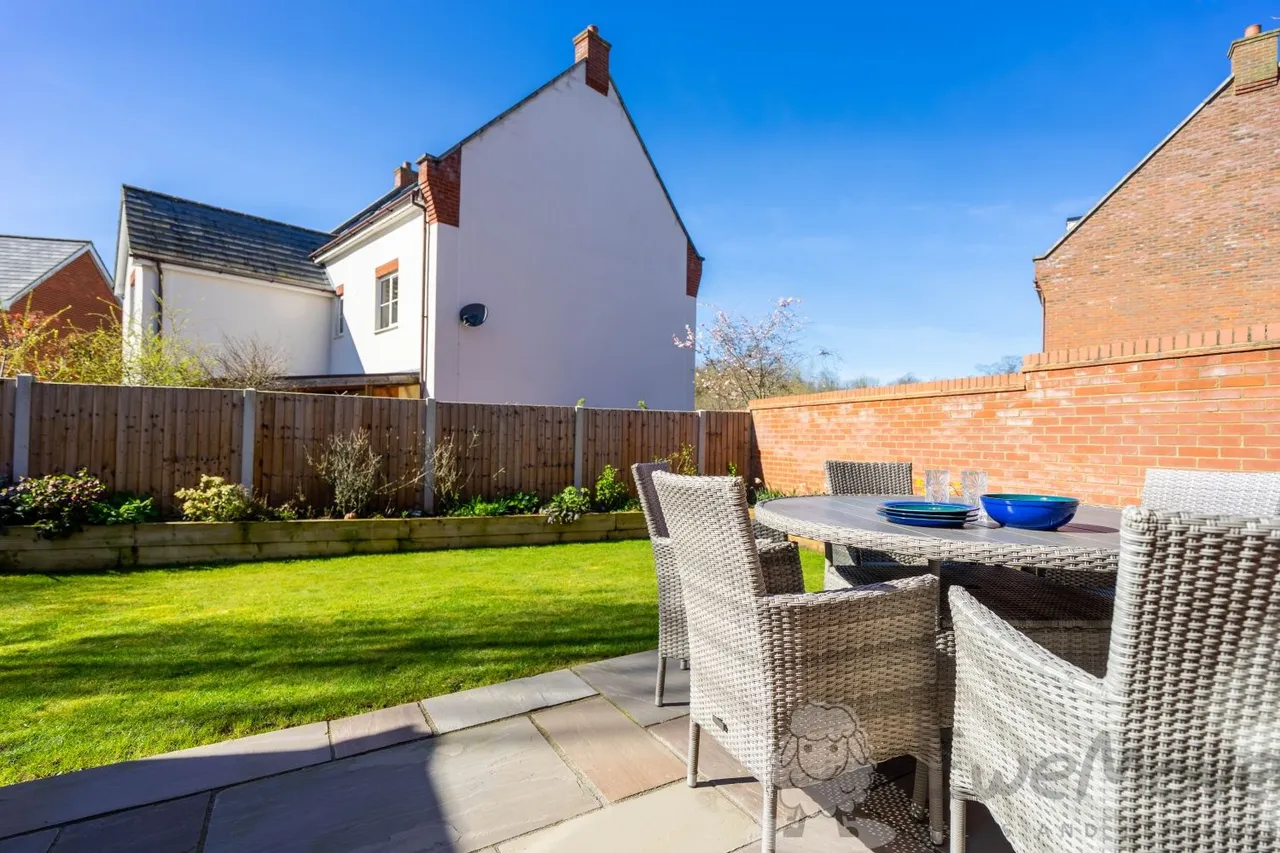 Wisteria Drive, Wymondham, NR18, photo 3