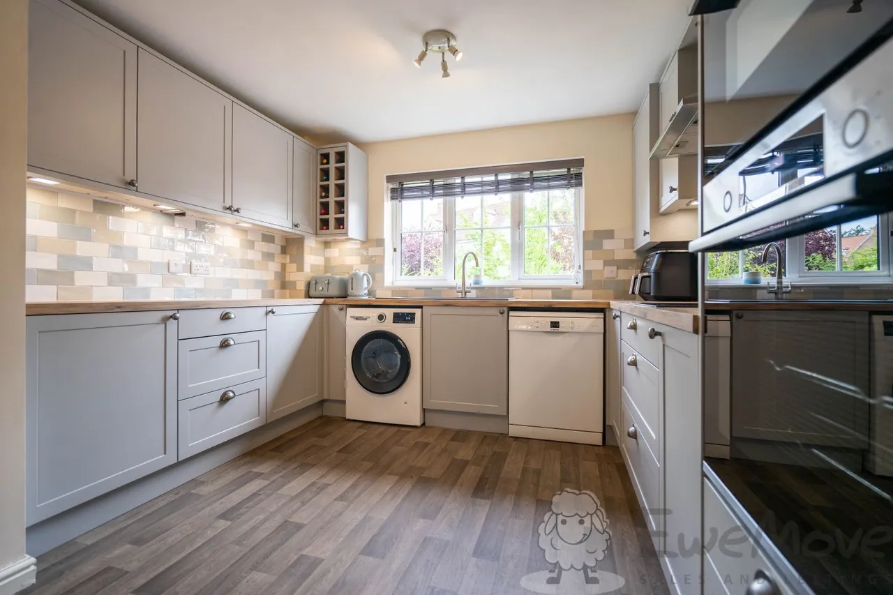 Wisteria Drive, Wymondham, NR18, photo 4