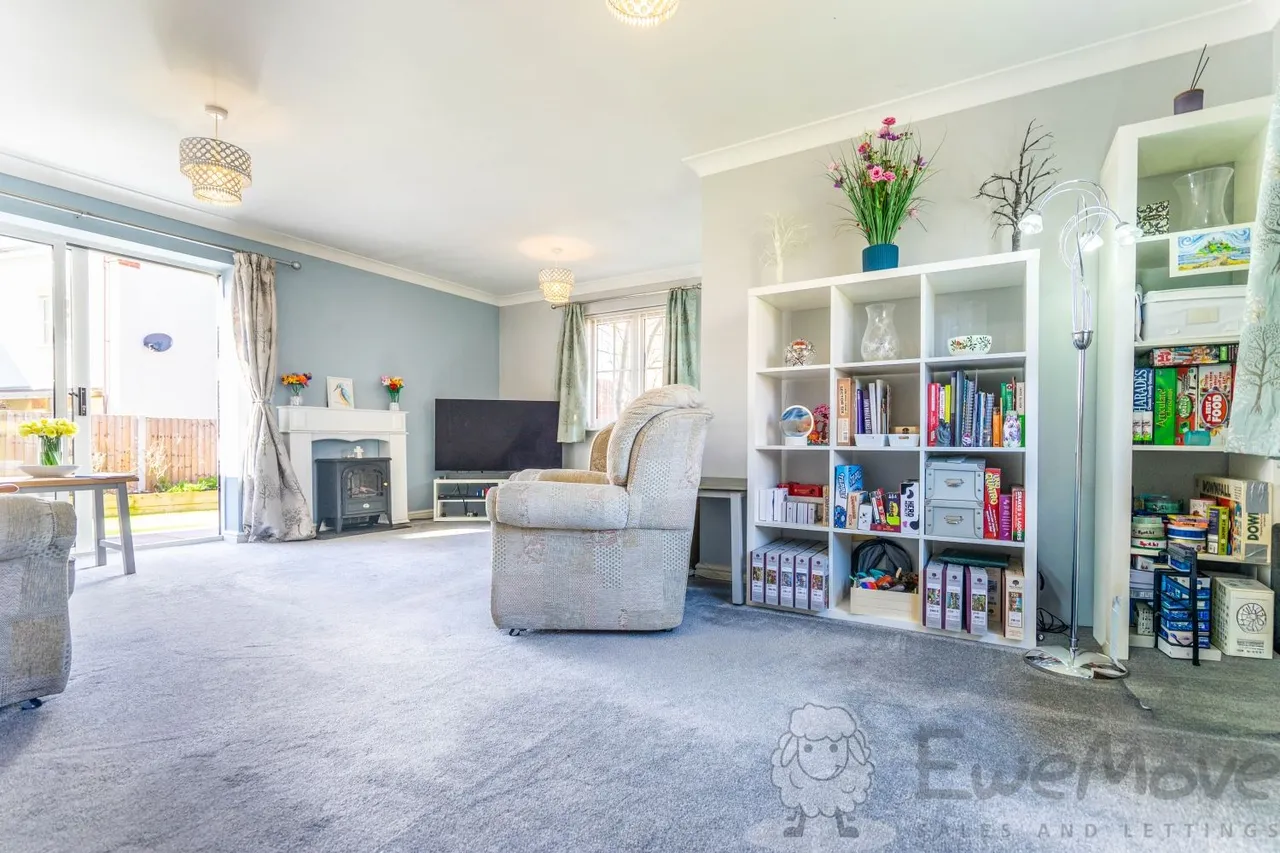 Wisteria Drive, Wymondham, NR18, photo 6