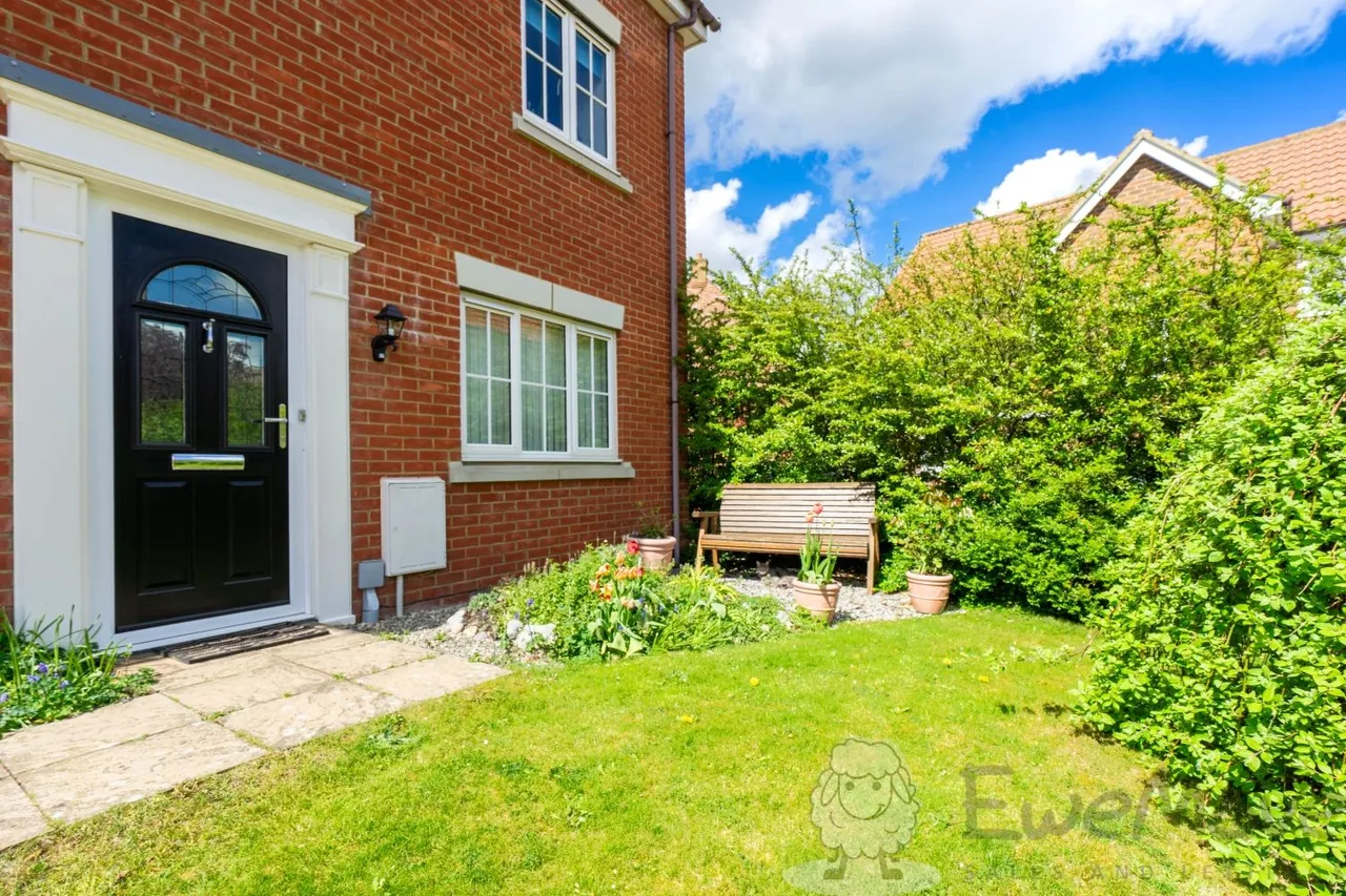 Wisteria Drive, Wymondham, NR18, photo 17