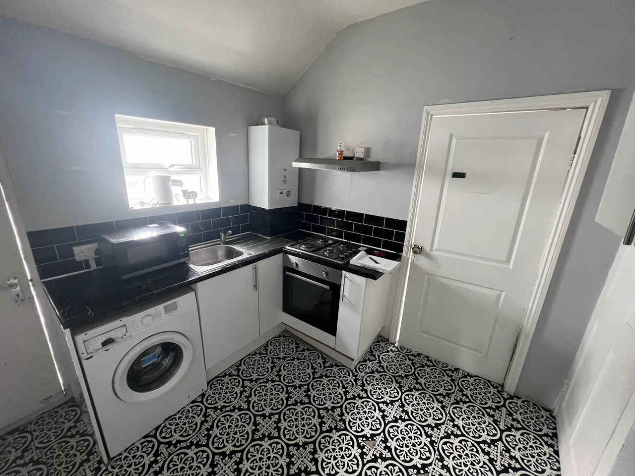 Orsett Road, Grays, RM17, photo 3