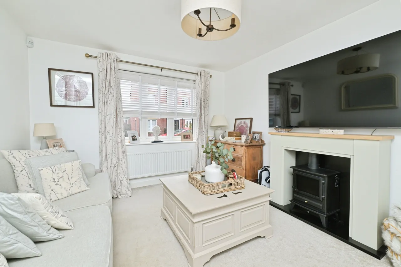 Bowman Road, Corby, NN17, photo 3