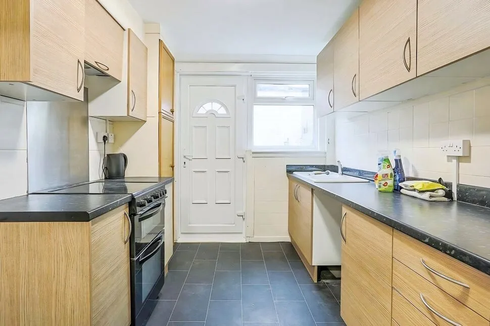 Sherburn Approach, Leeds, LS14, photo 3