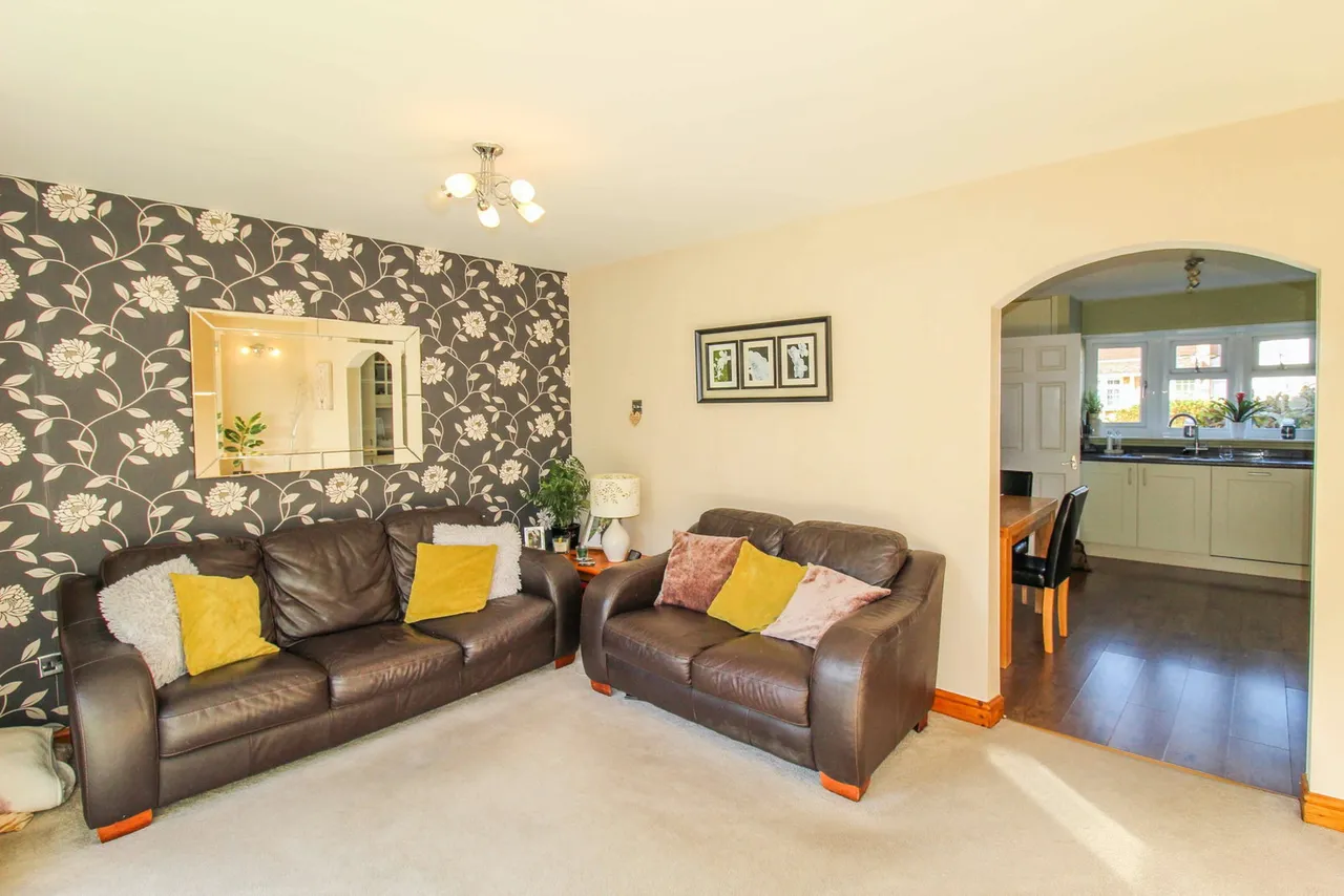 Struan Avenue, Stanford Le Hope SS17 8DG, photo 12