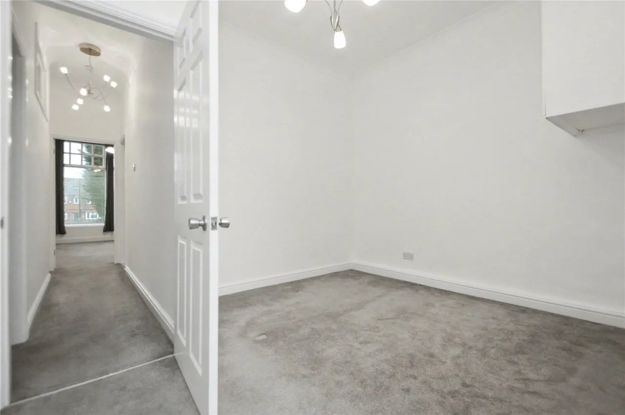 Wood Lane, Rothwell, LS26, photo 6