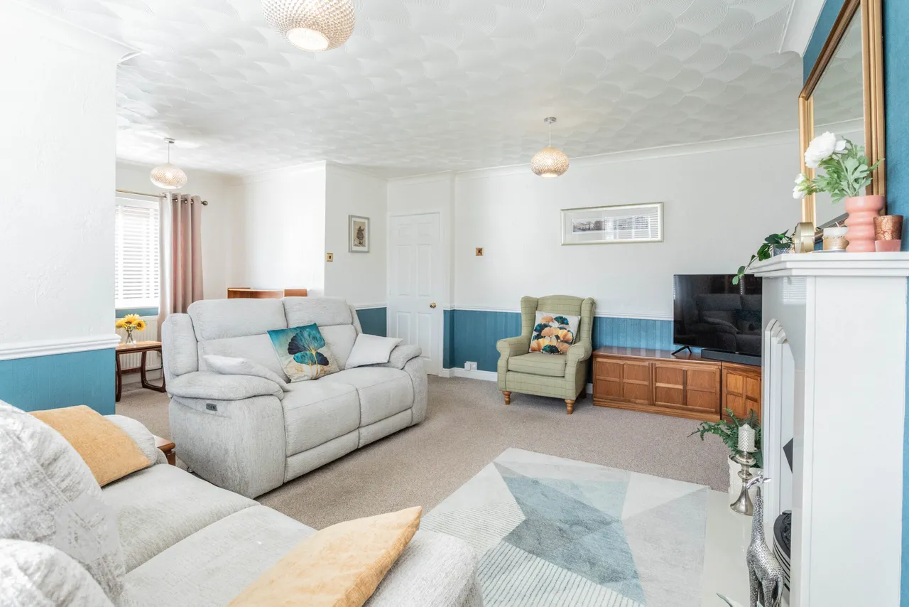 Queens Avenue, Glazebury, Warrington, WA3 5NG, photo 4