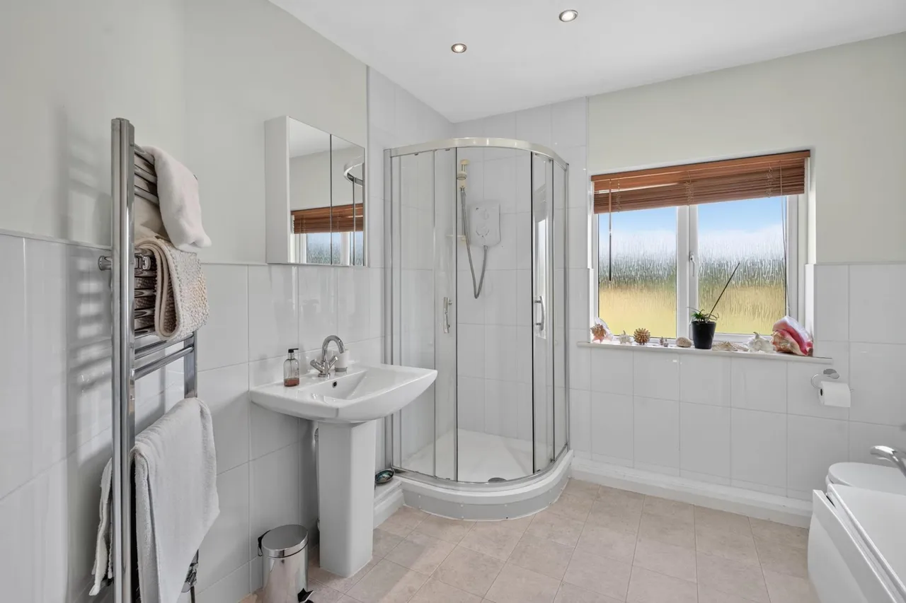 Moana, Llanon, SY23, photo 39