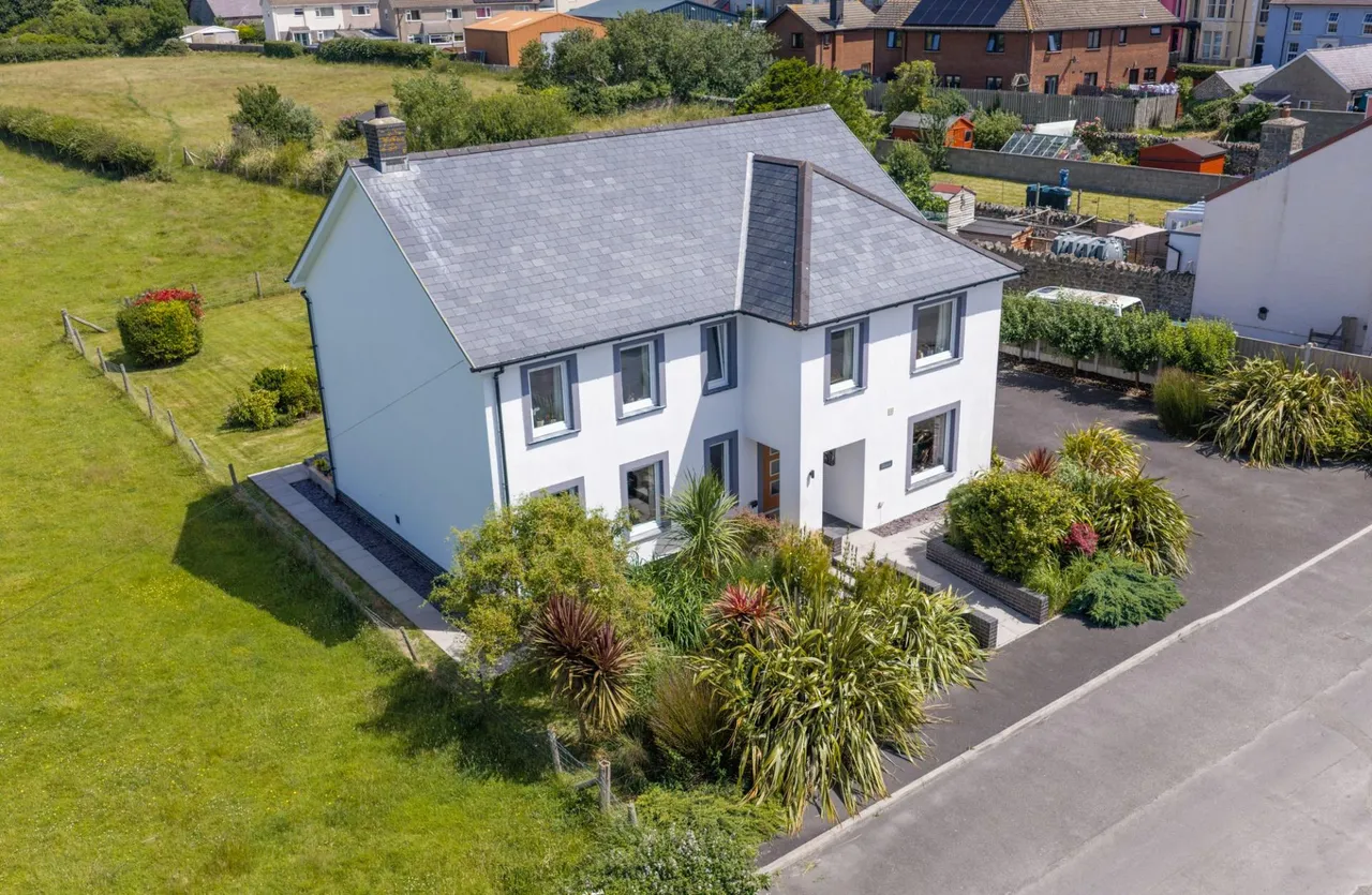 5 bed house for sale, Moana, Llanon, SY23