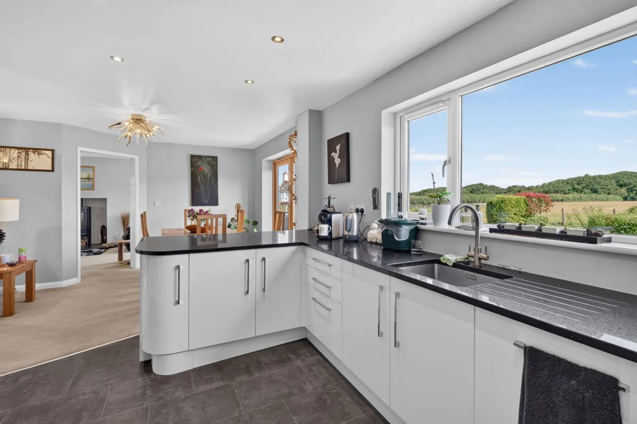 Moana, Llanon, SY23, photo 21