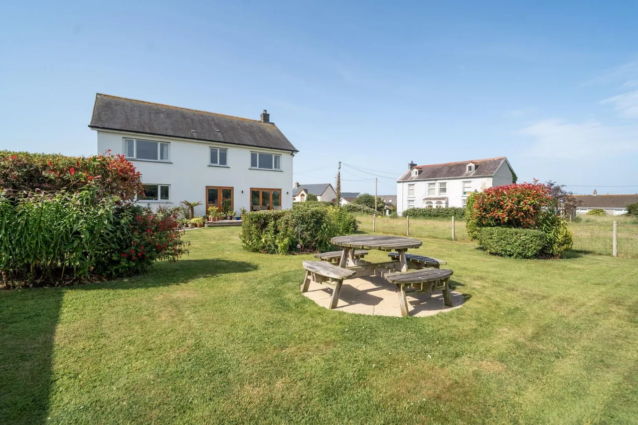 Moana, Llanon, SY23, photo 52