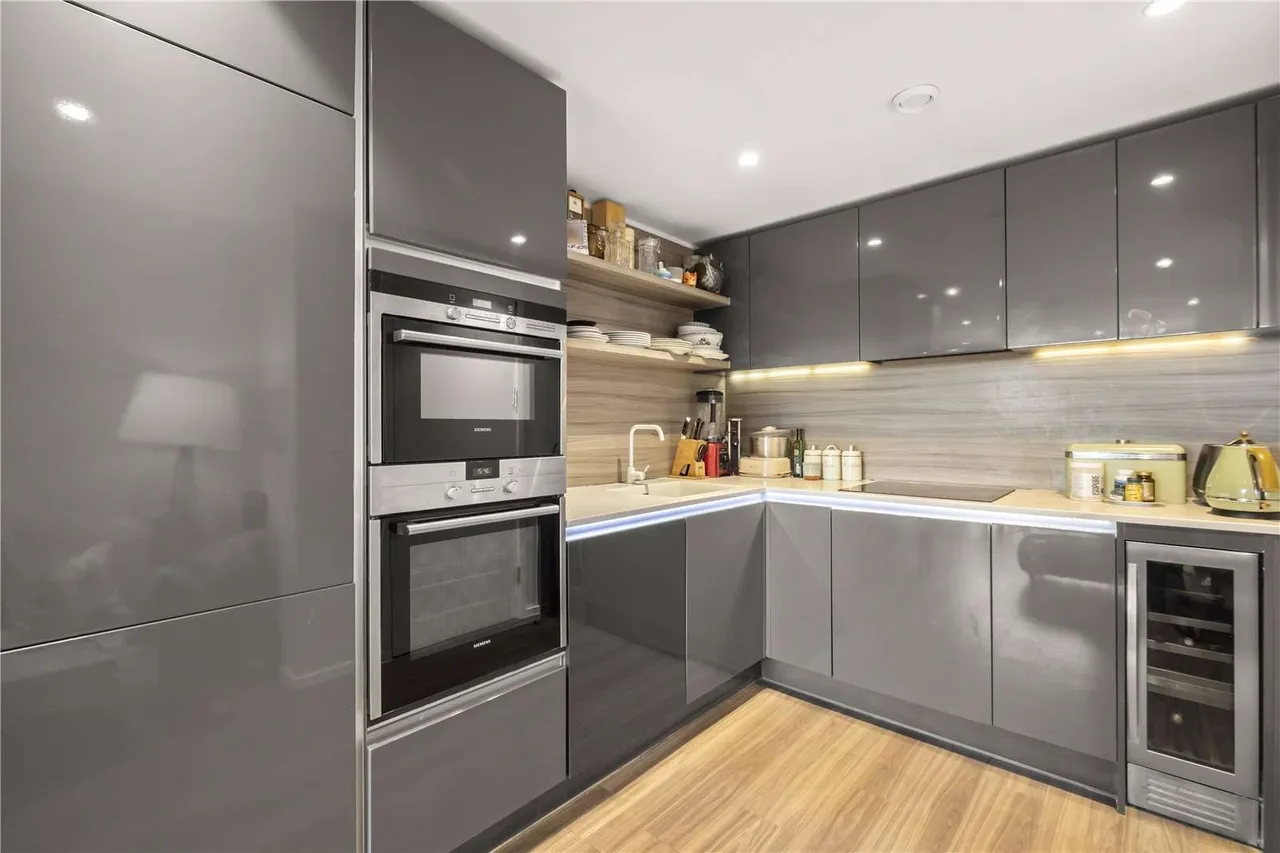 Spectrum Way, London, SW18 4GL, photo 4