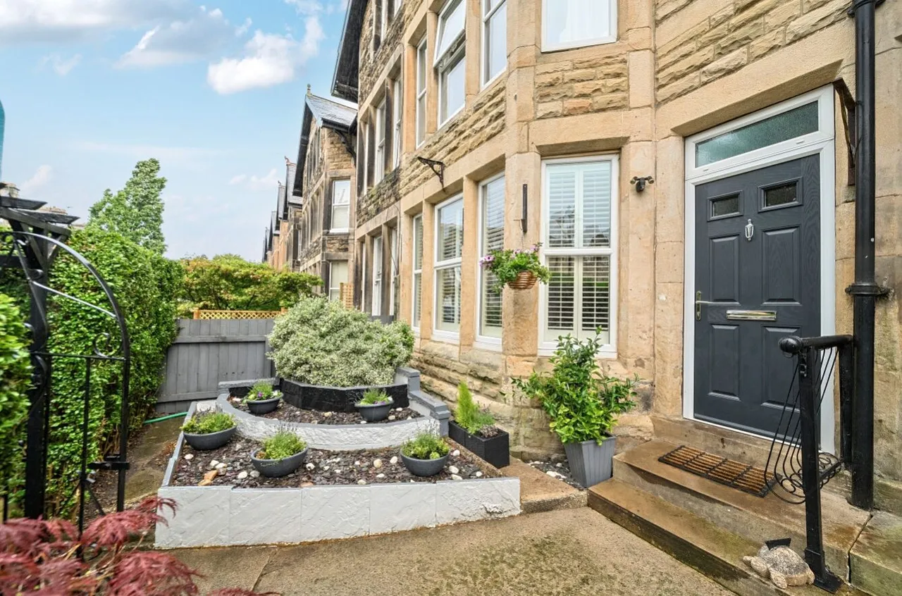 4 bed house for sale, Dragon Avenue, Harrogate, HG1