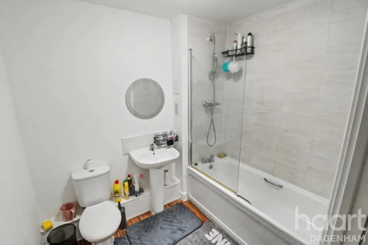 Academy Way, Dagenham, RM8, photo 8