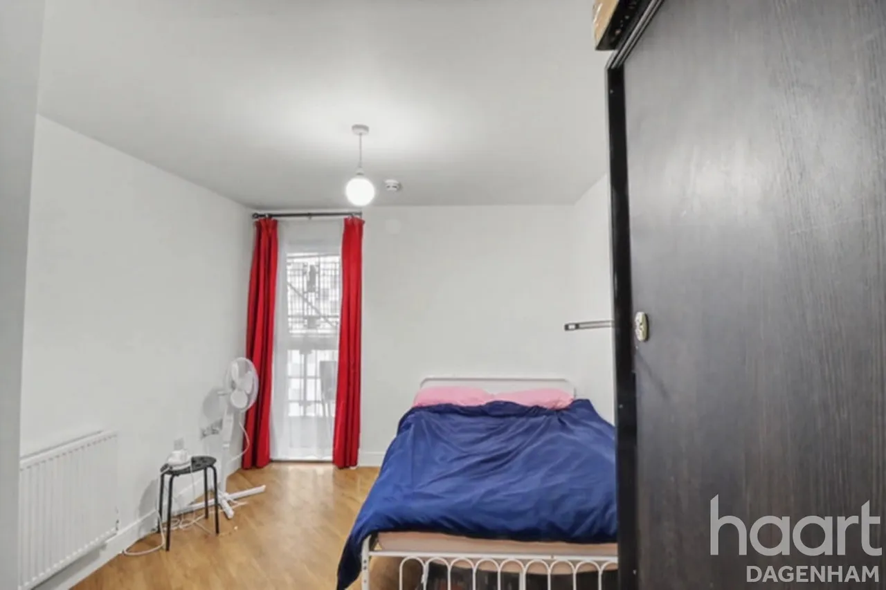 Academy Way, Dagenham, RM8, photo 7