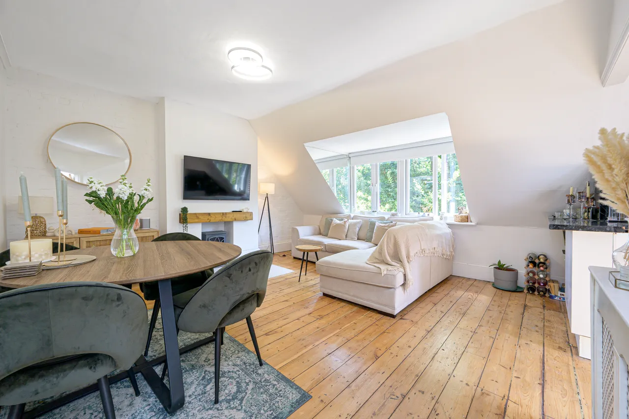 Flat D, 360 Finchley Road, London, photo 2