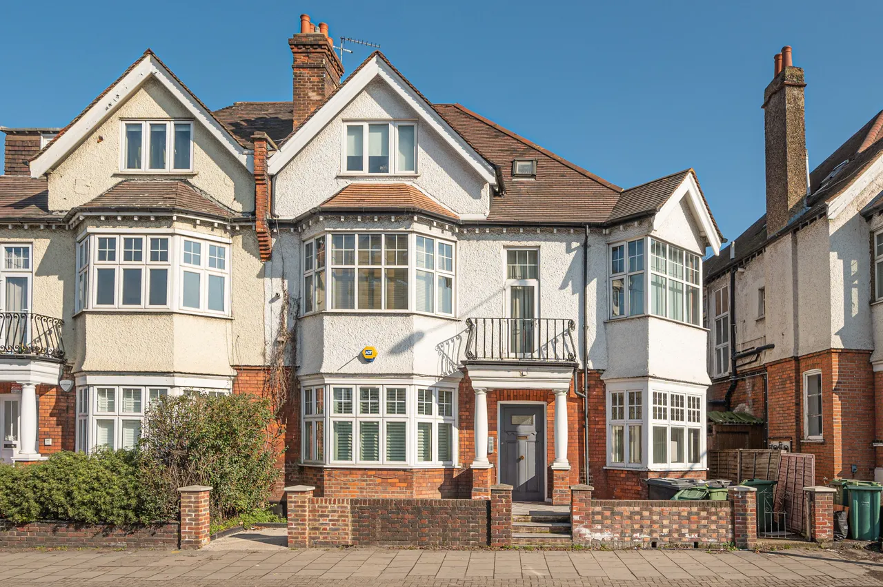 2 bed flat for sale — Flat D, 360 Finchley Road, London