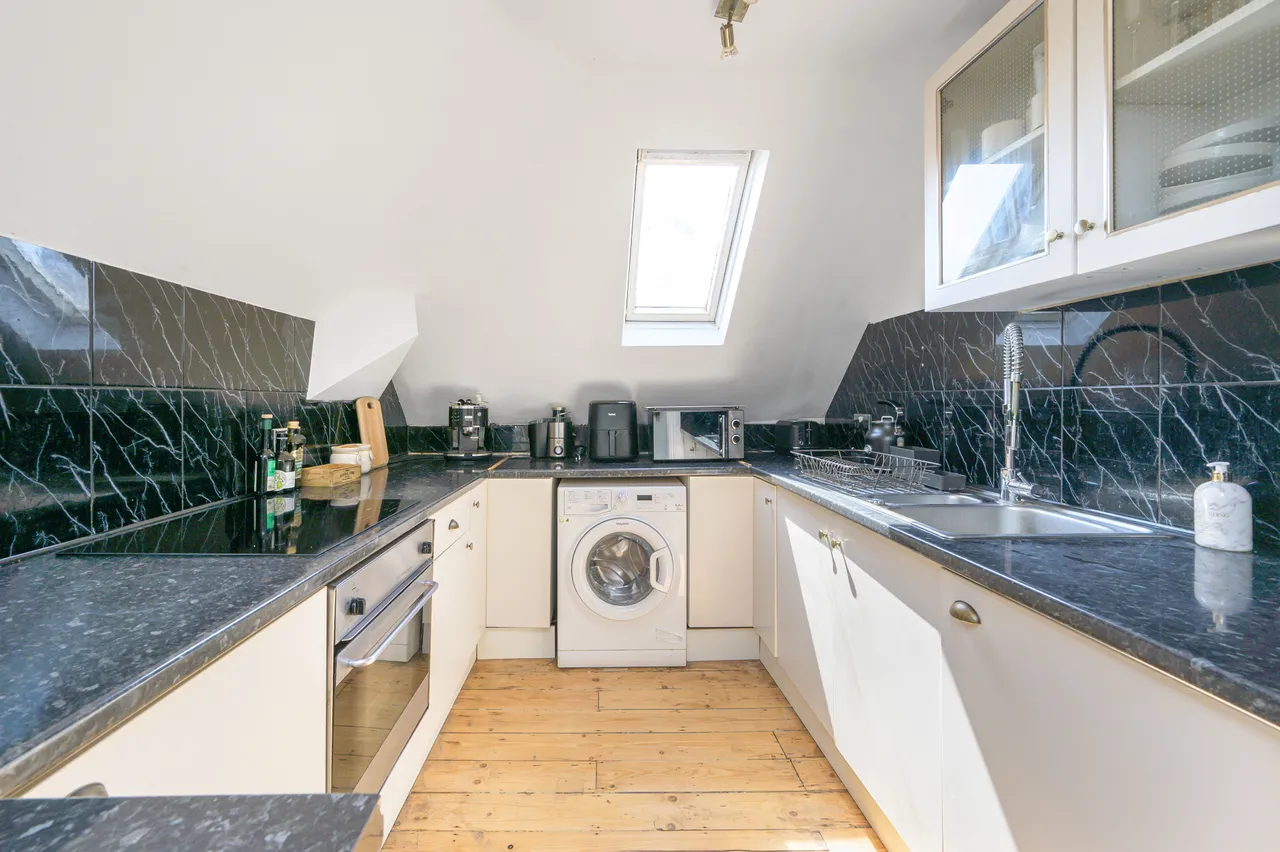 Flat D, 360 Finchley Road, London, photo 6