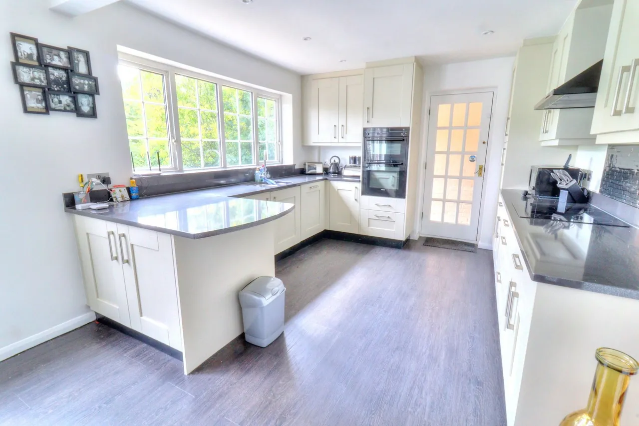 Beech Avenue, Lane End, HP14, photo 6