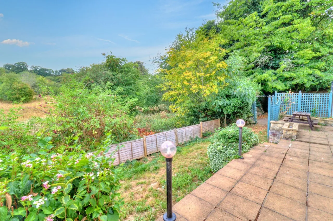 Beech Avenue, Lane End, HP14, photo 17
