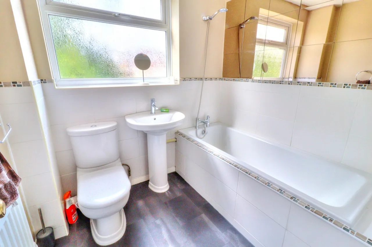 Beech Avenue, Lane End, HP14, photo 13