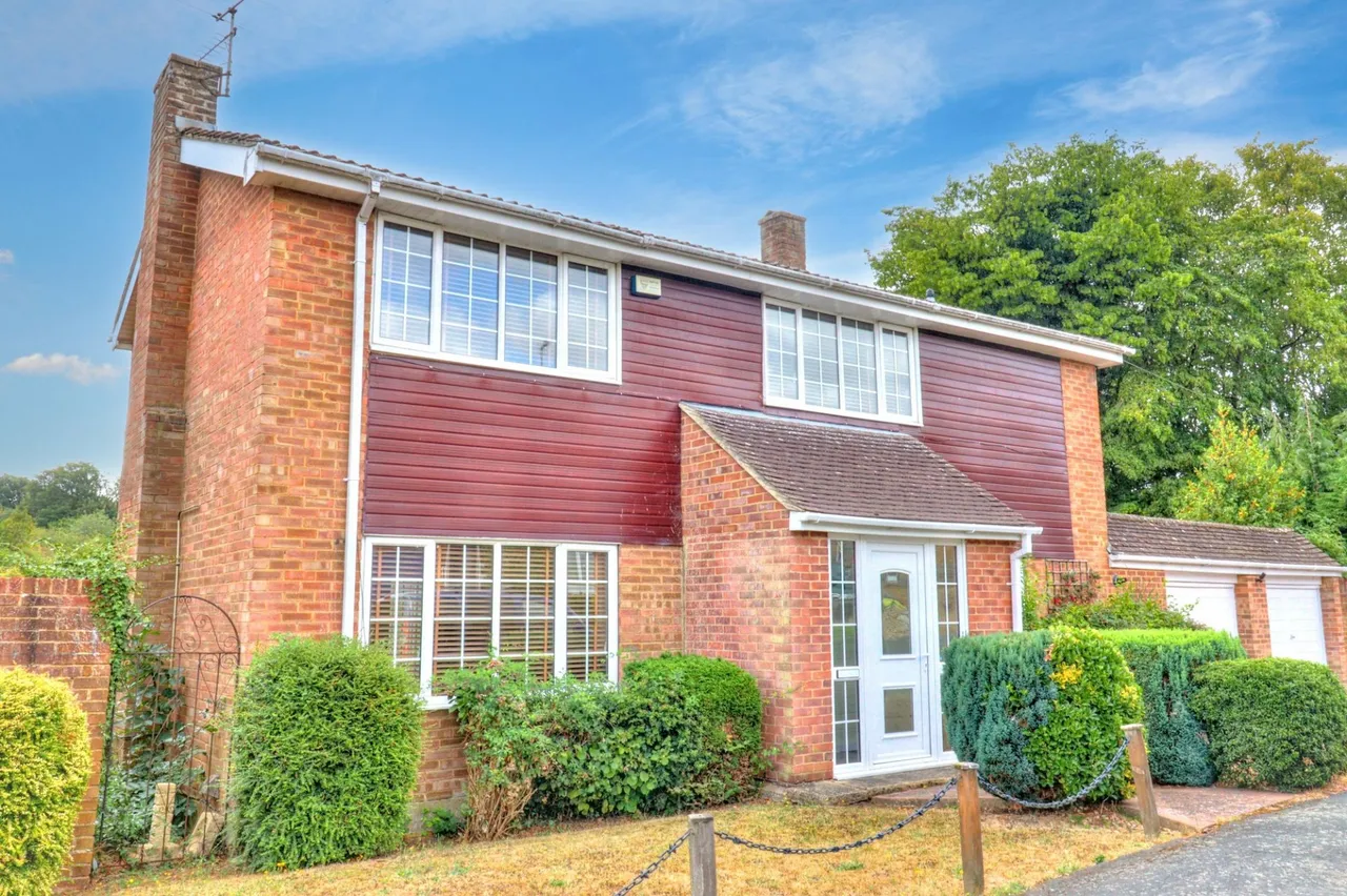 Beech Avenue, Lane End, HP14, photo 19