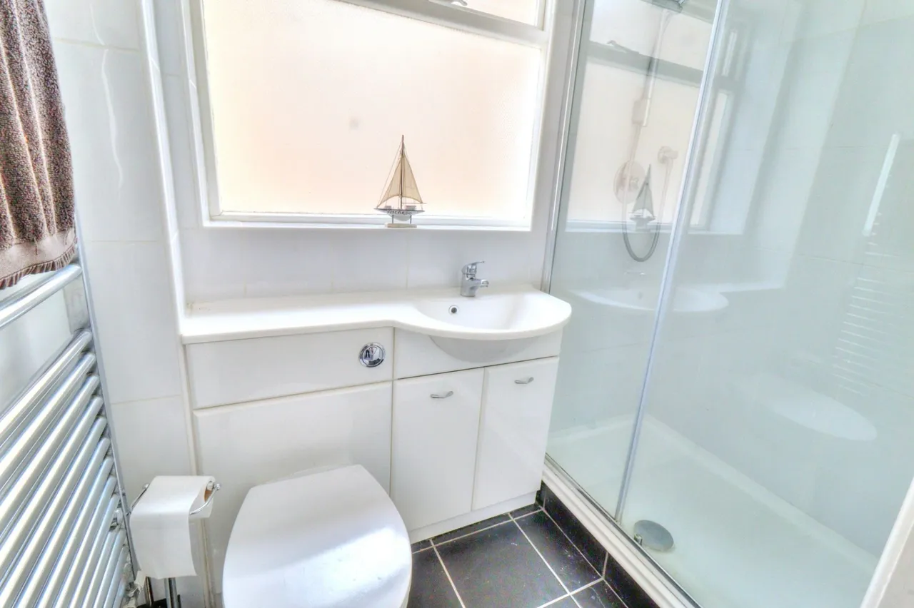 Beech Avenue, Lane End, HP14, photo 8