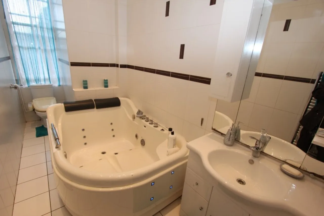 2/1, 21 Keir Street, photo 8