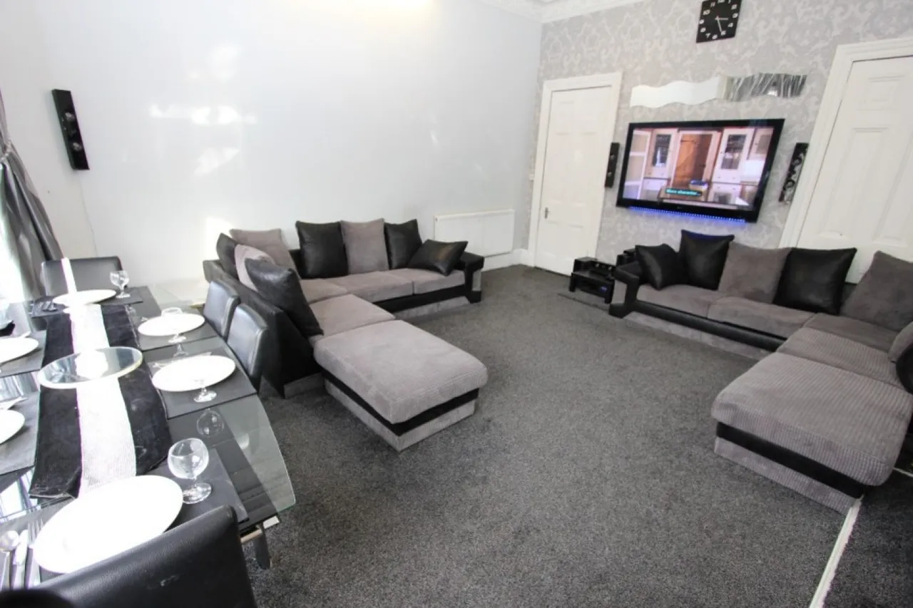 2/1, 21 Keir Street, photo 3