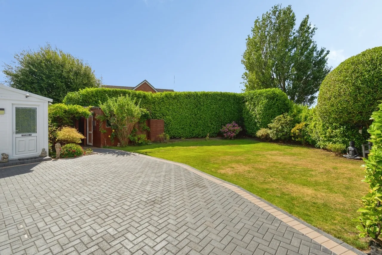 Singleton Grove, Westhoughton, BL5, photo 17