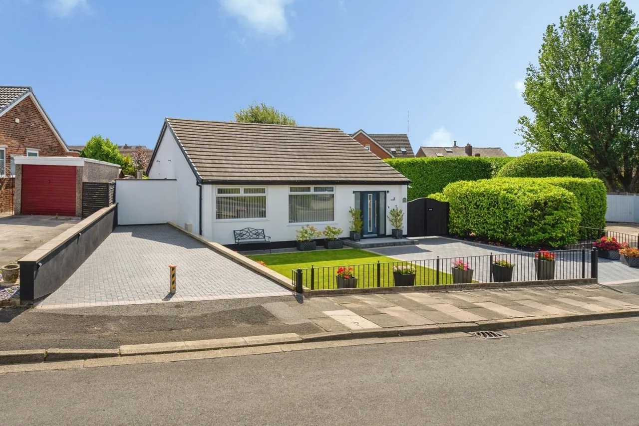 2 bed house for sale, Singleton Grove, Westhoughton, BL5