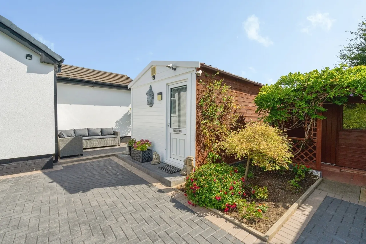 Singleton Grove, Westhoughton, BL5, photo 19