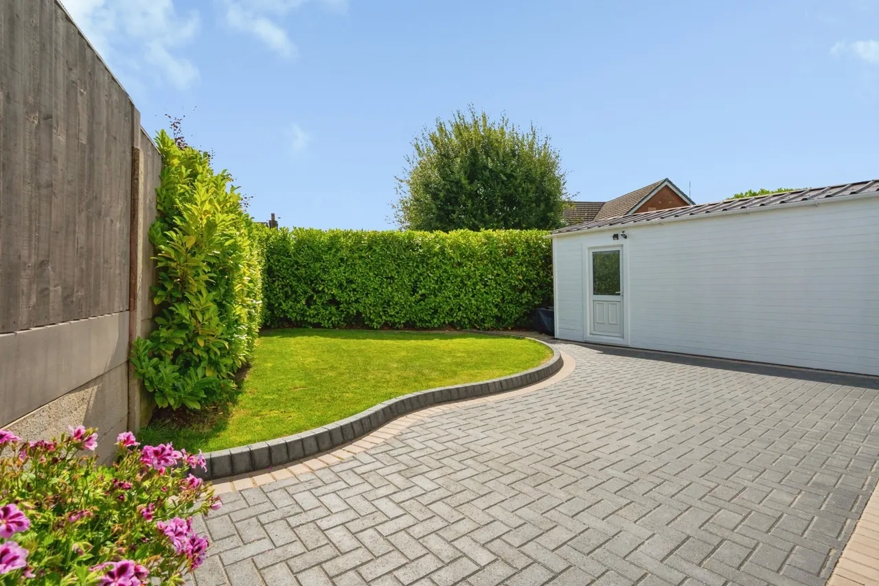 Singleton Grove, Westhoughton, BL5, photo 24