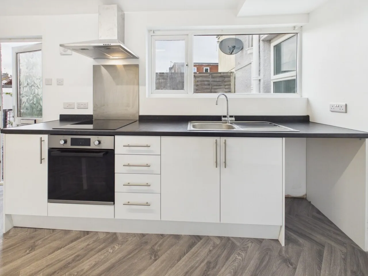 Fore Street, Torpoint, PL11, photo 3
