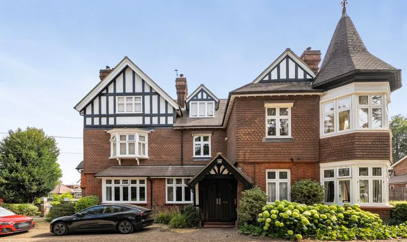 College Road, The Firs, KT17, photo 17