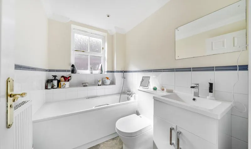 College Road, The Firs, KT17, photo 16
