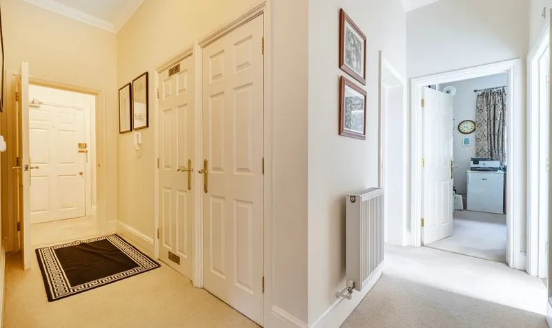 College Road, The Firs, KT17, photo 10