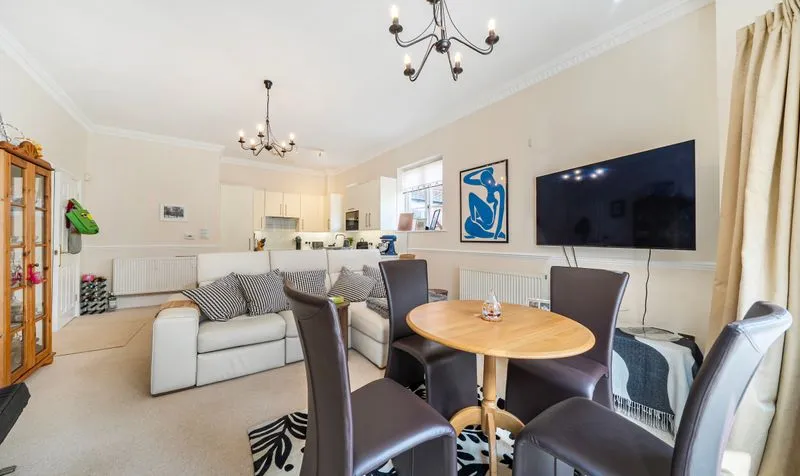 College Road, The Firs, KT17, photo 6