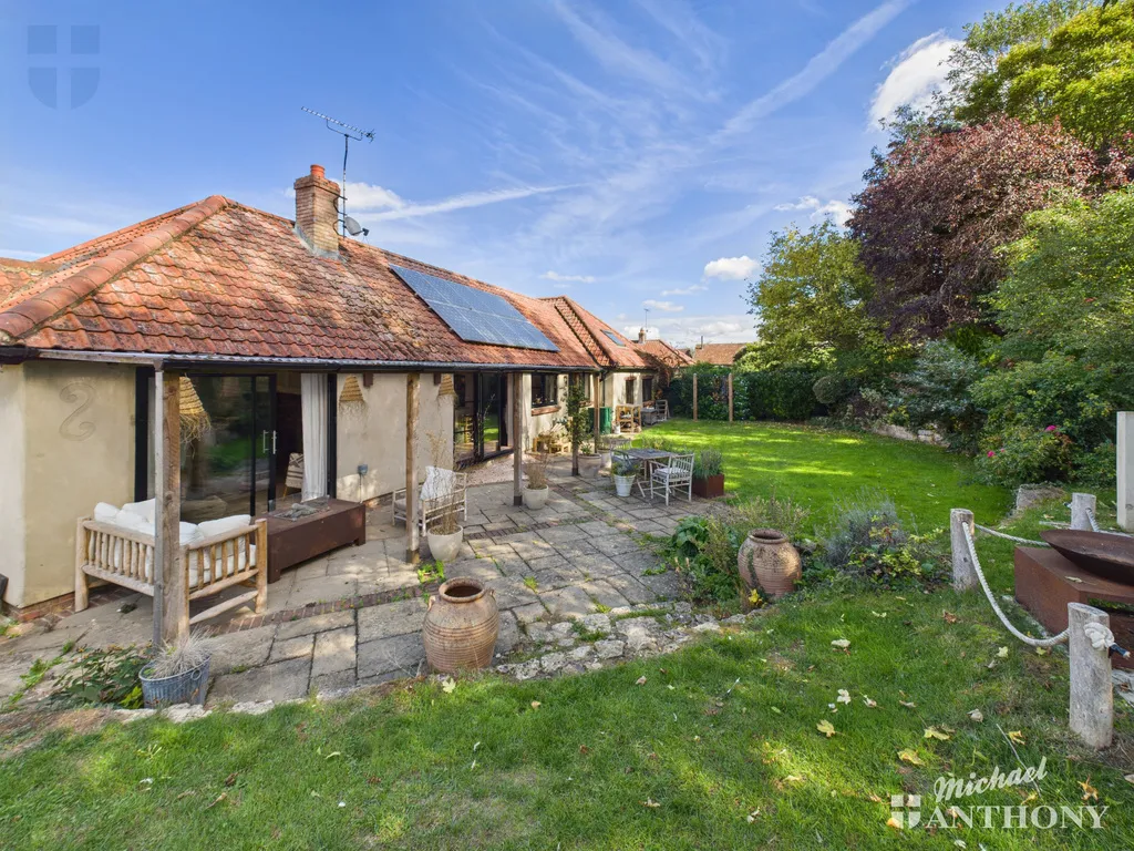 Cuddington Court, The Green, HP18, photo 20