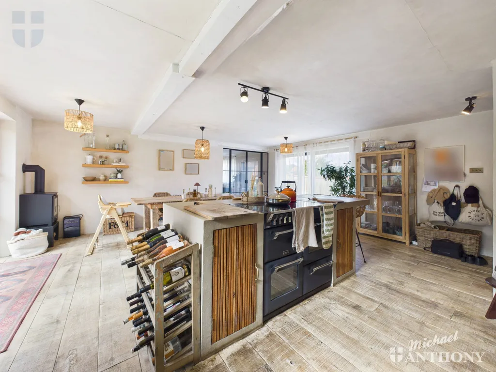 Cuddington Court, The Green, HP18, photo 6